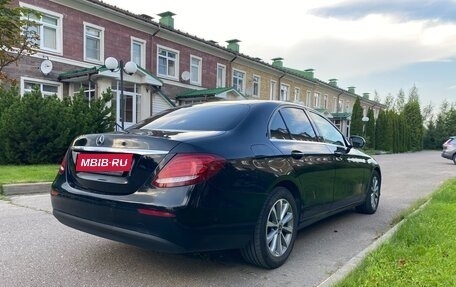 Mercedes-Benz E-Класс, 2019 год, 1 850 000 рублей, 5 фотография