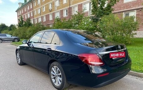 Mercedes-Benz E-Класс, 2019 год, 1 850 000 рублей, 7 фотография