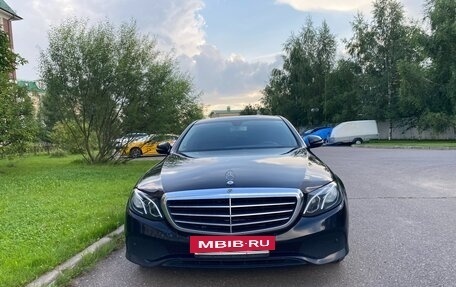Mercedes-Benz E-Класс, 2019 год, 1 850 000 рублей, 2 фотография