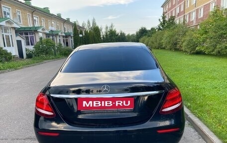 Mercedes-Benz E-Класс, 2019 год, 1 850 000 рублей, 6 фотография