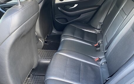 Mercedes-Benz E-Класс, 2019 год, 1 850 000 рублей, 14 фотография