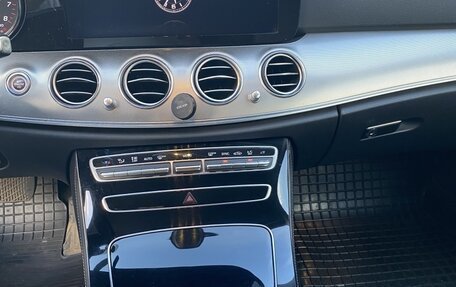 Mercedes-Benz E-Класс, 2019 год, 1 850 000 рублей, 13 фотография