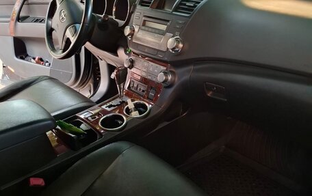 Toyota Highlander III, 2012 год, 2 500 000 рублей, 3 фотография
