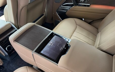 Land Rover Range Rover IV рестайлинг, 2025 год, 28 990 000 рублей, 18 фотография