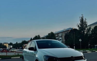 Volkswagen Polo VI (EU Market), 2012 год, 700 000 рублей, 1 фотография
