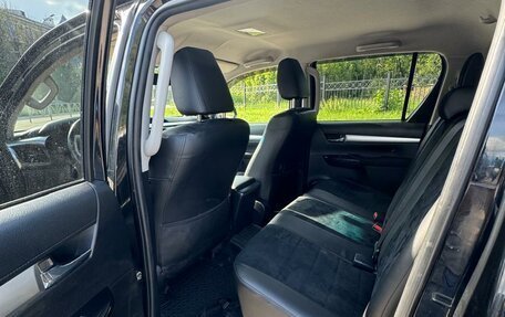 Toyota Hilux VIII, 2015 год, 3 400 000 рублей, 13 фотография