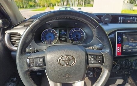 Toyota Hilux VIII, 2015 год, 3 400 000 рублей, 24 фотография