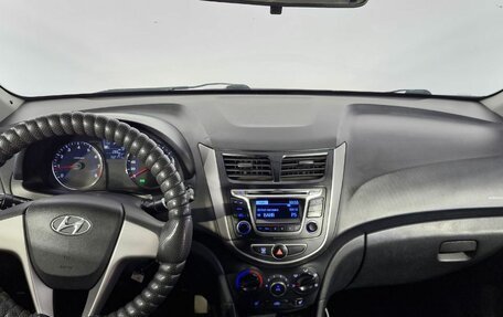 Hyundai Solaris II рестайлинг, 2014 год, 639 000 рублей, 17 фотография