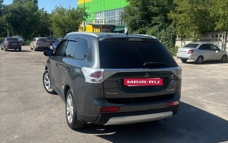 Mitsubishi Outlander III рестайлинг 3, 2014 год, 1 550 000 рублей, 7 фотография