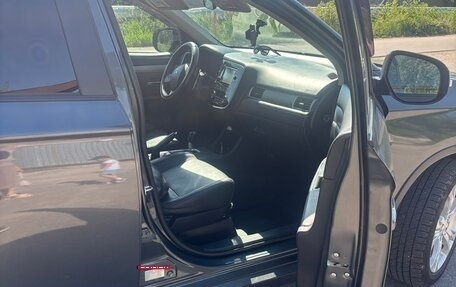 Mitsubishi Outlander III рестайлинг 3, 2014 год, 1 550 000 рублей, 11 фотография
