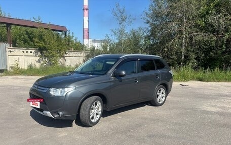 Mitsubishi Outlander III рестайлинг 3, 2014 год, 1 550 000 рублей, 4 фотография