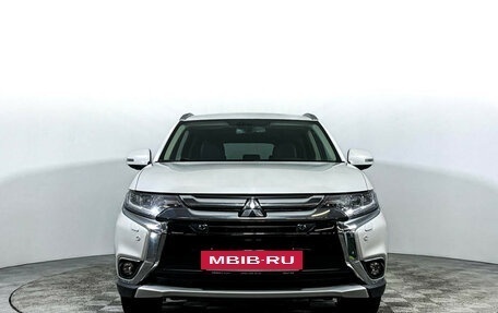 Mitsubishi Outlander III рестайлинг 3, 2018 год, 1 997 000 рублей, 2 фотография