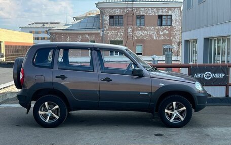 Chevrolet Niva I рестайлинг, 2015 год, 700 000 рублей, 4 фотография