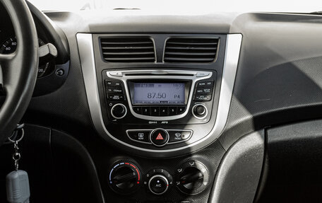 Hyundai Solaris II рестайлинг, 2013 год, 870 000 рублей, 17 фотография