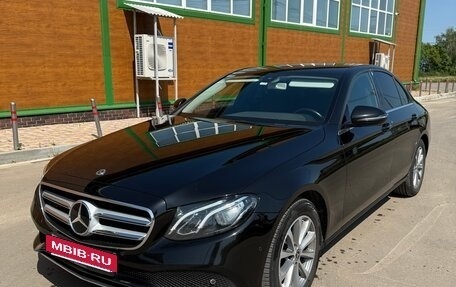 Mercedes-Benz E-Класс, 2017 год, 3 300 000 рублей, 2 фотография
