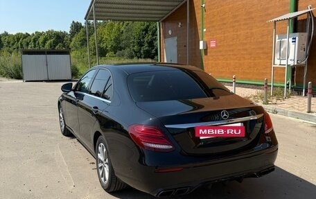 Mercedes-Benz E-Класс, 2017 год, 3 300 000 рублей, 4 фотография