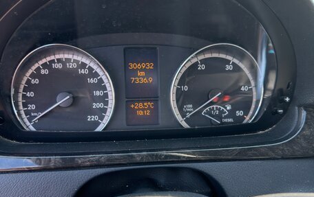 Mercedes-Benz Viano, 2013 год, 2 000 000 рублей, 11 фотография