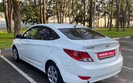 Hyundai Solaris II рестайлинг, 2012 год, 750 000 рублей, 5 фотография