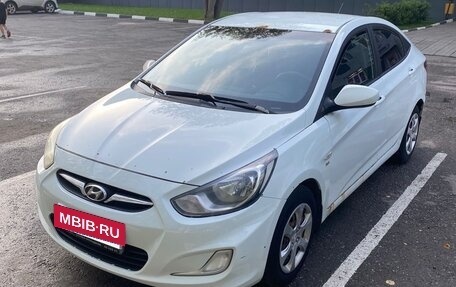 Hyundai Solaris II рестайлинг, 2012 год, 750 000 рублей, 3 фотография