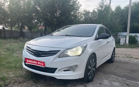 Hyundai Solaris II рестайлинг, 2016 год, 620 000 рублей, 1 фотография