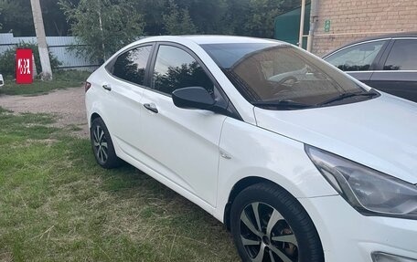 Hyundai Solaris II рестайлинг, 2016 год, 620 000 рублей, 3 фотография