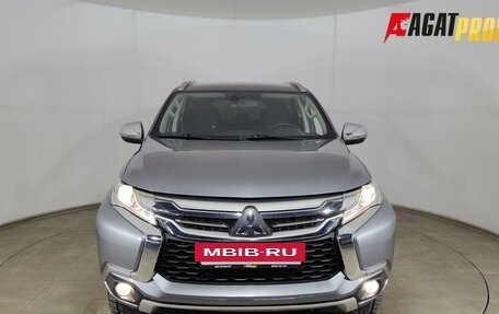 Mitsubishi Pajero Sport III рестайлинг, 2017 год, 2 630 000 рублей, 2 фотография