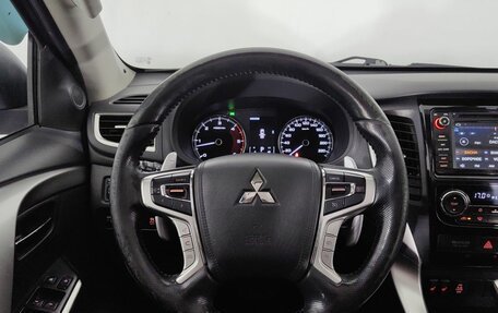 Mitsubishi Pajero Sport III рестайлинг, 2017 год, 2 630 000 рублей, 11 фотография