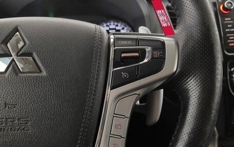 Mitsubishi Pajero Sport III рестайлинг, 2017 год, 2 630 000 рублей, 14 фотография
