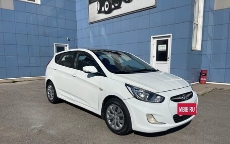Hyundai Solaris II рестайлинг, 2011 год, 450 000 рублей, 3 фотография