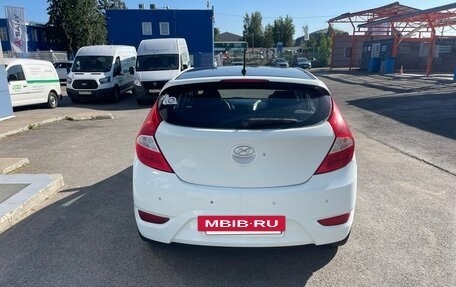 Hyundai Solaris II рестайлинг, 2011 год, 450 000 рублей, 5 фотография