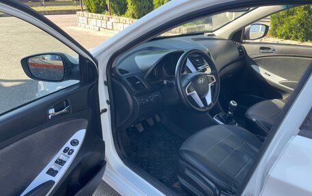 Hyundai Solaris II рестайлинг, 2011 год, 450 000 рублей, 8 фотография