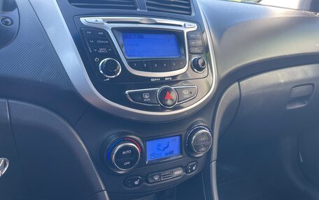 Hyundai Solaris II рестайлинг, 2011 год, 450 000 рублей, 12 фотография