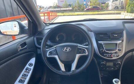 Hyundai Solaris II рестайлинг, 2011 год, 450 000 рублей, 10 фотография