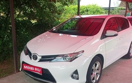 Toyota Auris II, 2014 год, 980 000 рублей, 3 фотография