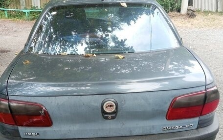 Opel Omega B, 1997 год, 200 000 рублей, 1 фотография