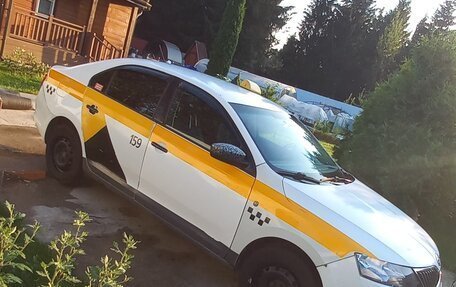 Skoda Rapid I, 2015 год, 650 000 рублей, 4 фотография