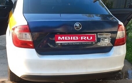 Skoda Rapid I, 2015 год, 650 000 рублей, 3 фотография