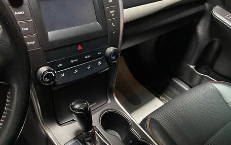 Toyota Camry, 2016 год, 2 050 000 рублей, 14 фотография