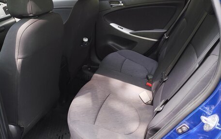 Hyundai Solaris II рестайлинг, 2013 год, 800 000 рублей, 8 фотография
