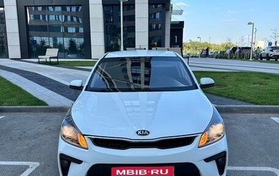 KIA Rio IV, 2018 год, 950 000 рублей, 1 фотография