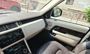 Land Rover Range Rover IV рестайлинг, 2019 год, 9 850 000 рублей, 8 фотография