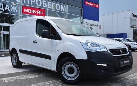 Peugeot Partner II рестайлинг 2, 2021 год, 1 800 000 рублей, 1 фотография