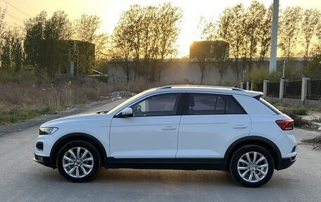 Volkswagen T-Roc I, 2022 год, 1 820 000 рублей, 7 фотография