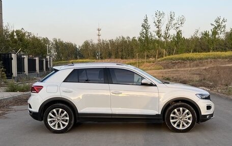 Volkswagen T-Roc I, 2022 год, 1 820 000 рублей, 6 фотография