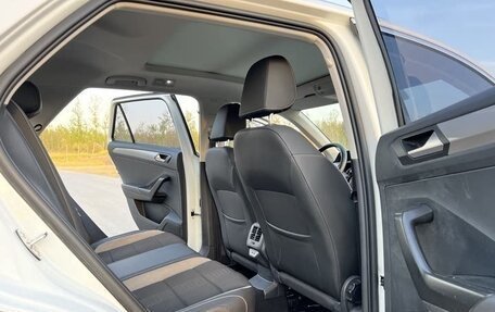 Volkswagen T-Roc I, 2022 год, 1 820 000 рублей, 9 фотография