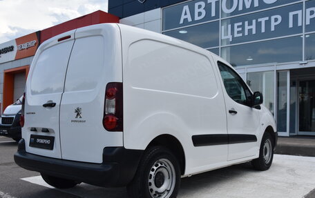 Peugeot Partner II рестайлинг 2, 2021 год, 1 800 000 рублей, 8 фотография