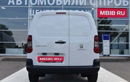 Peugeot Partner II рестайлинг 2, 2021 год, 1 800 000 рублей, 6 фотография