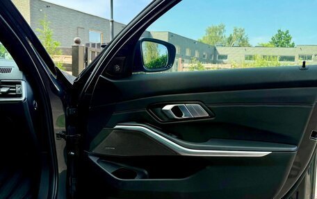 BMW 3 серия, 2020 год, 2 950 000 рублей, 16 фотография