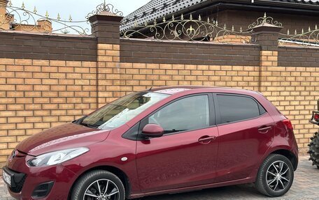 Mazda 2 III, 2011 год, 730 000 рублей, 2 фотография