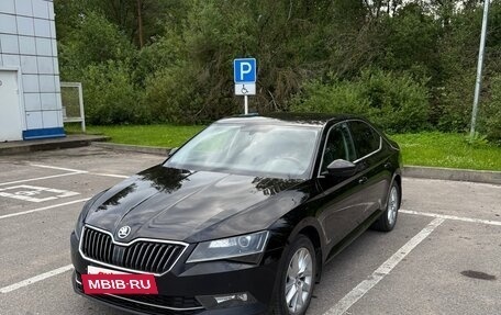 Skoda Superb III рестайлинг, 2017 год, 1 650 000 рублей, 6 фотография
